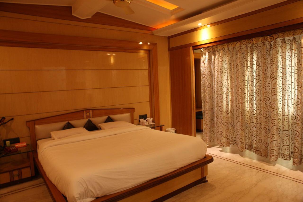 Hotel Welcome Palace Agartala Ngoại thất bức ảnh