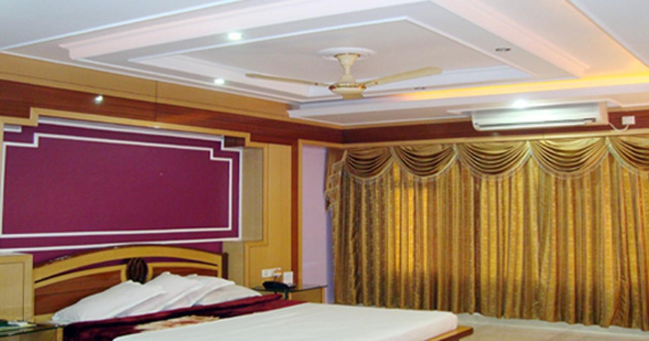 Hotel Welcome Palace Agartala Ngoại thất bức ảnh